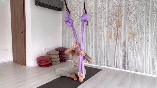 Ülő nyújtások bokafüggesztéssel