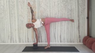 Félhold állás - Ardha Chandrasana