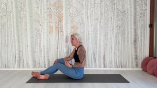 Kis gyémántpóz - Laghu Vajrasana